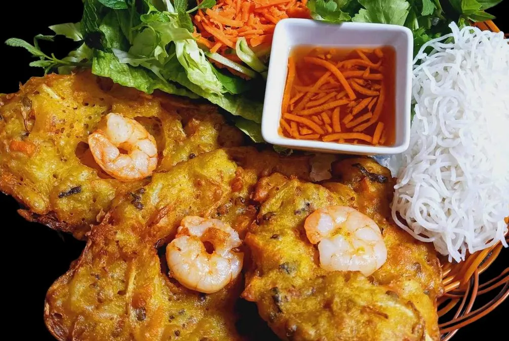 Shrimp cracker rolls at Orchid Garden Saskatoon - crispy shrimp cracker rolls served fresh